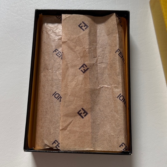 NEW! - FENDI Logo Passport Cover - Picture 10 of 12